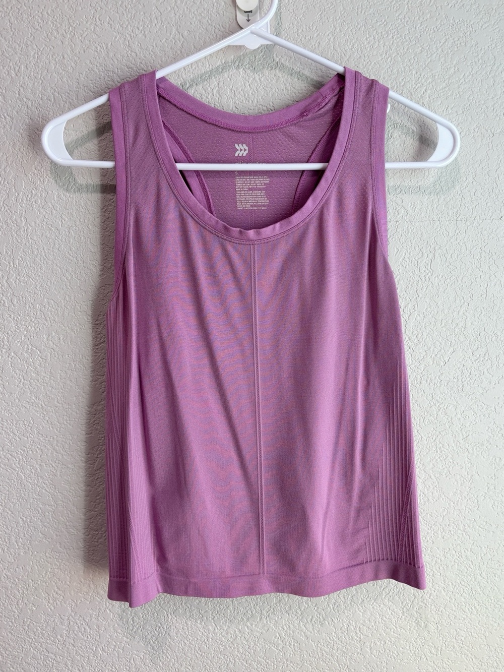 All in Motion Seamless Cropped Athletic Workout Tank Top Purple Pink Small